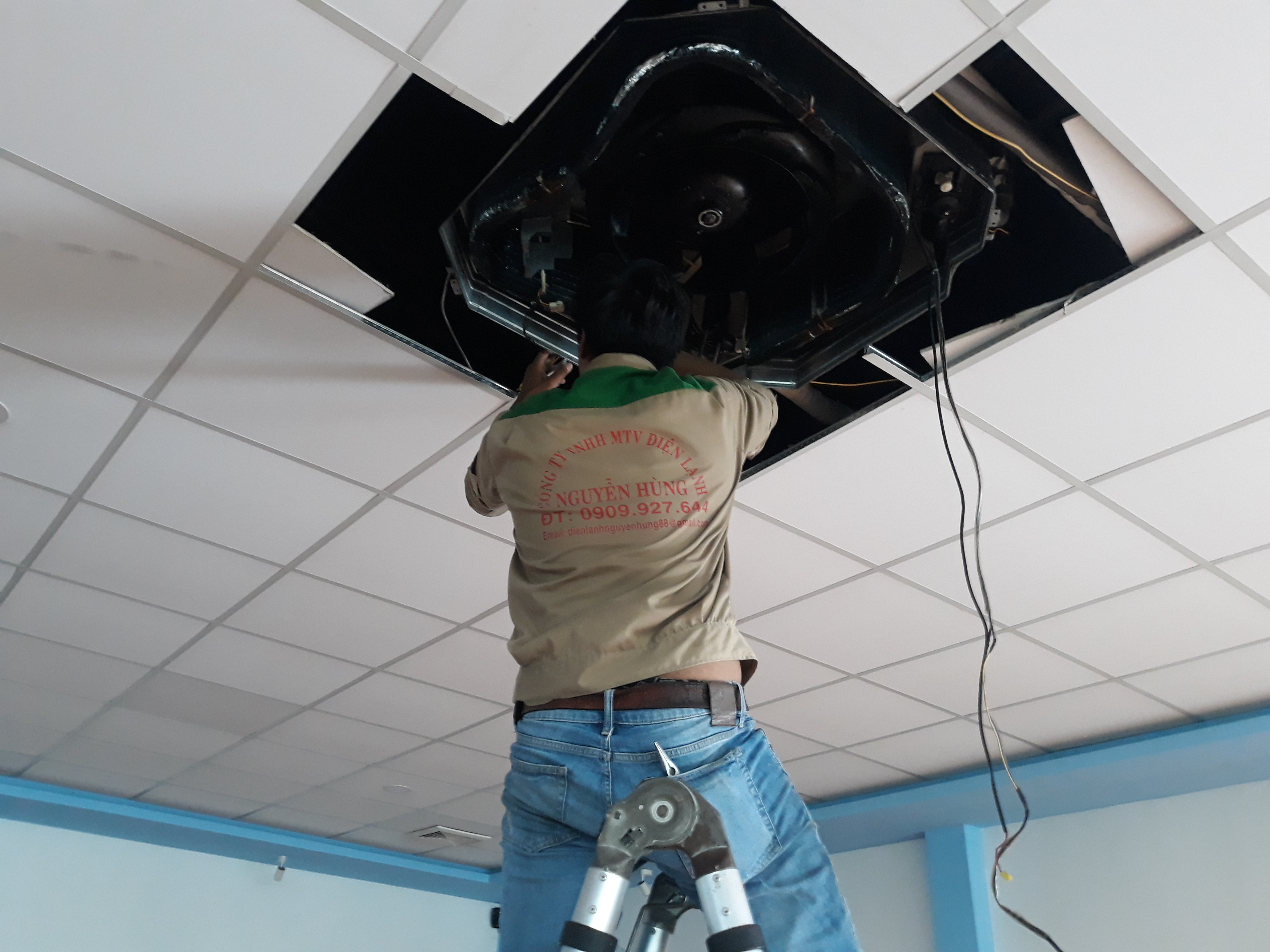 dịch vụ sửa chữa máy lạnh quận 1 , vệ sinh máy lạnh - điện lạnh nguyễn hùng 
