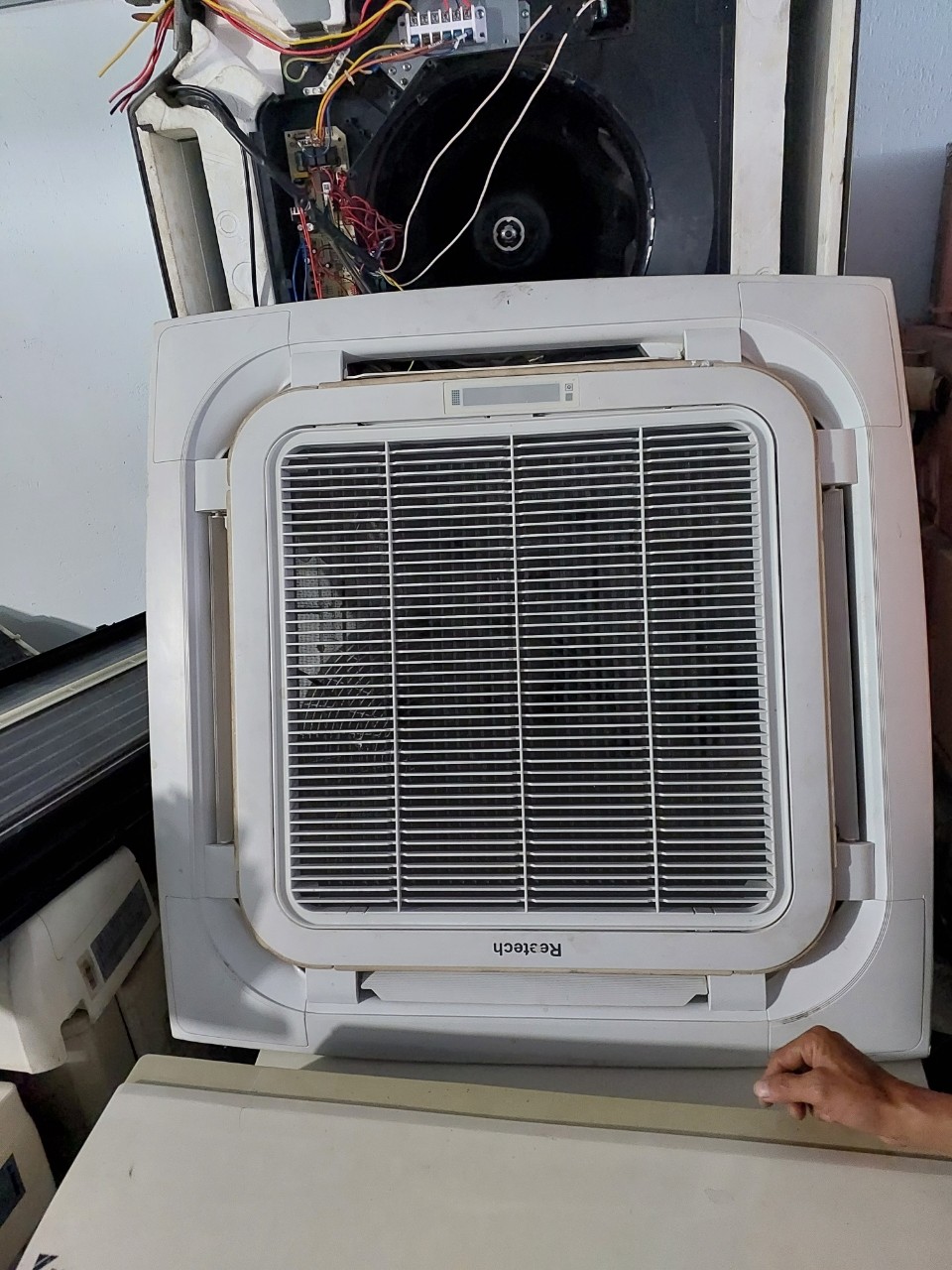 MÁY LẠNH REETECH RGT48 ÂM TRẦN ĐÃ QUA SỬ DỤNG 