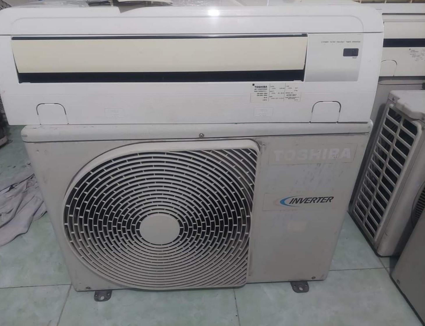 Máy lạnh Toshiba  inverter 1.5Hp đã qua sử dụng mới 90%