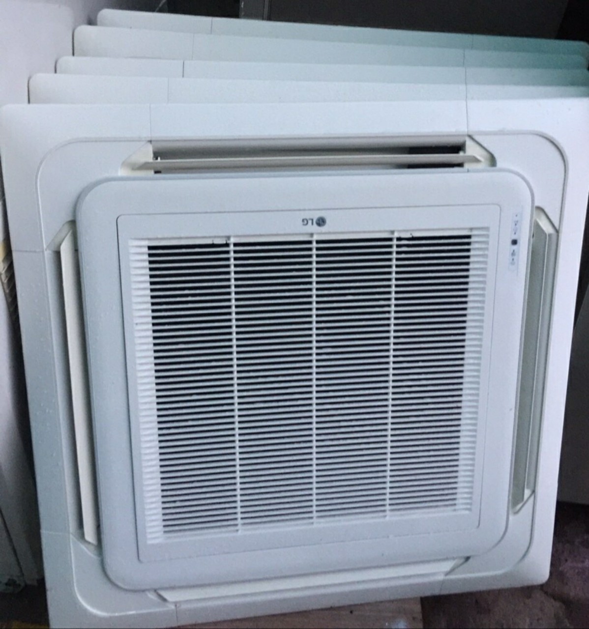 Máy lạnh cũ âm trần inverter LG  2.0hp 